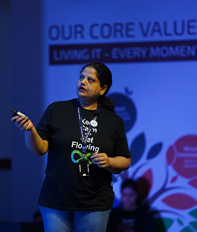 Neelam Agarwal Giving Training to Fresheres